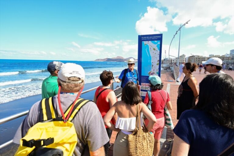 Industriales y centros sanitarios privados se suman al manifiesto en defensa del turismo canario