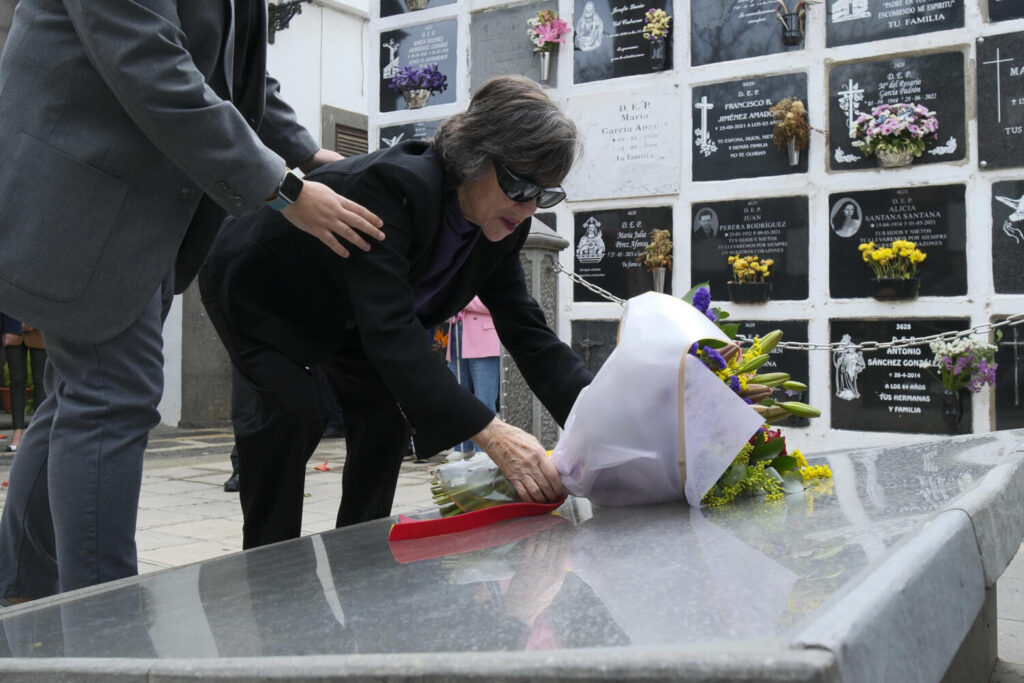 El Gobierno pide más colaboración entre administraciones en materia de memoria: "El olvido es incompatible con la democracia"