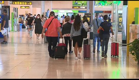 Desde este viernes ya son muchos los que han comenzado sus vacaciones y desplazamientos bien en coche, barco o avión