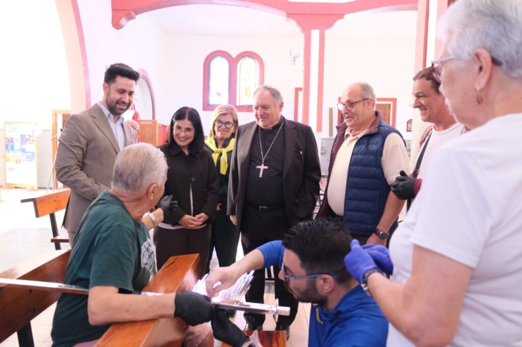 Preparativos para la coronación de la Virgen del Carmen de La Isleta