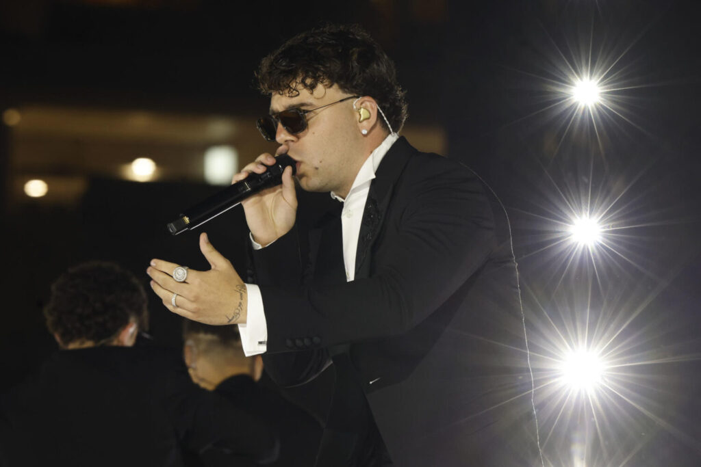 Quevedo retomó la gira española de su disco 'Buenas noches' con un concierto este sábado en su isla, Gran Canaria