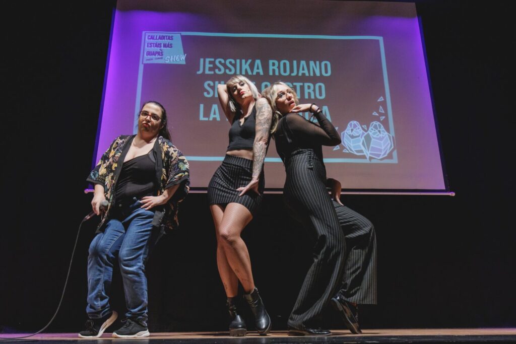 Fotografías del show de comedia 'Calladitas estías más guapas', de Jessika Rojano, Sil de Castro y La María Rosa. Lo presentan en el Espacio Cultural CajaCanarias de Santa Cruz de Tenerife