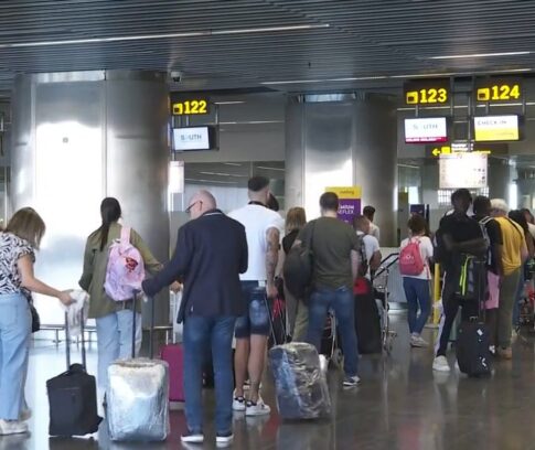 Los aeropuertos de Canarias registran 4,7 millones de pasajeros en agosto