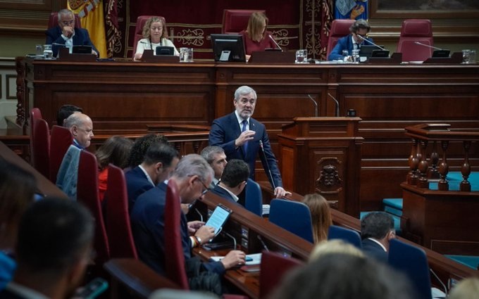 Fernando Clavijo, pleno del Parlamento de Canarias. Presidencia del Gobierno