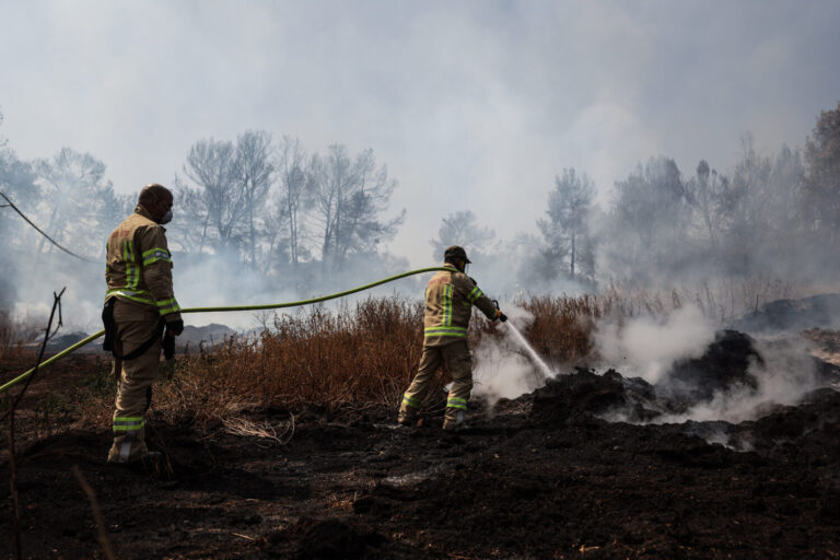 Dan por controlado el macroincendio en los montes de Jerusalén