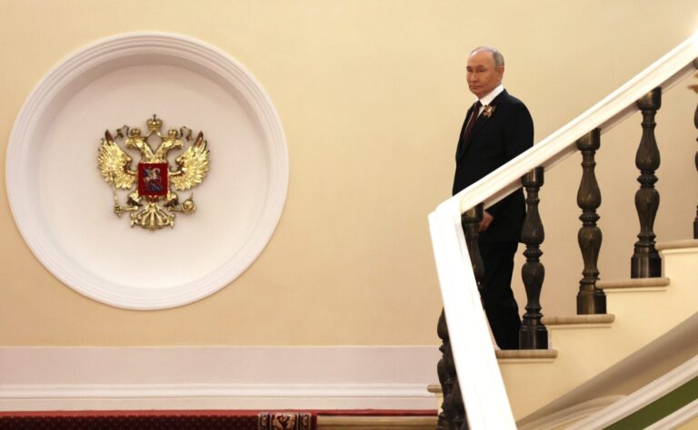 Putin plantea extender el alto el fuego si Ucrania acepta dialogar