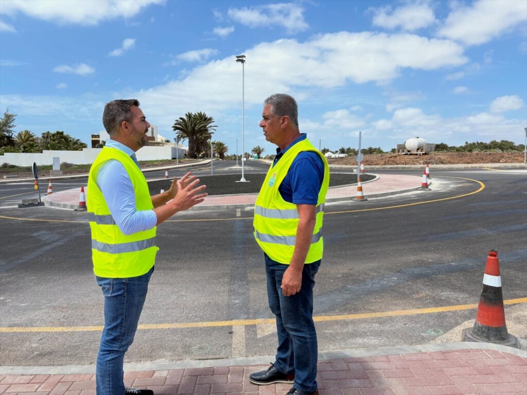 Cerrada la vía que une Tahíche y Costa Teguise por reasfaltado. El Cabildo de Lanzarote informa del cierre de la carretera que une Tahíche y Costa Teguise este lunes y martes/ CEDIDO POR CABILDO DE LANZAROTE.