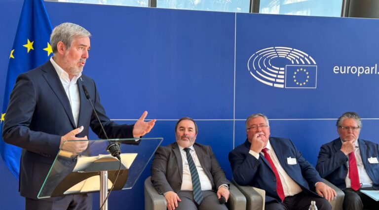 Clavijo lleva la defensa del POSEI a Bruselas y pide un incremento de su ficha para Canarias