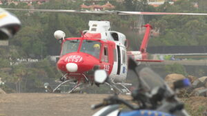 Un hombre de 57 años fallece después de caer al mar con su parapente cerca de la costa de Puerto de la Cruz