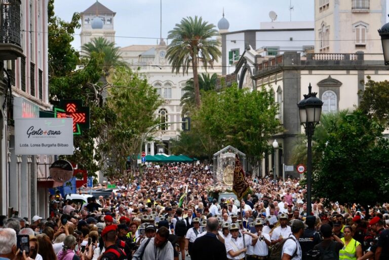 La Virgen del Pino permanece ya en la catedral de Santa Ana