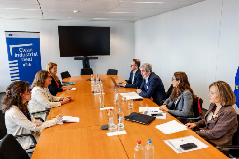 Clavijo pide a Europa ayudas para el sector primario y la energía geotérmica