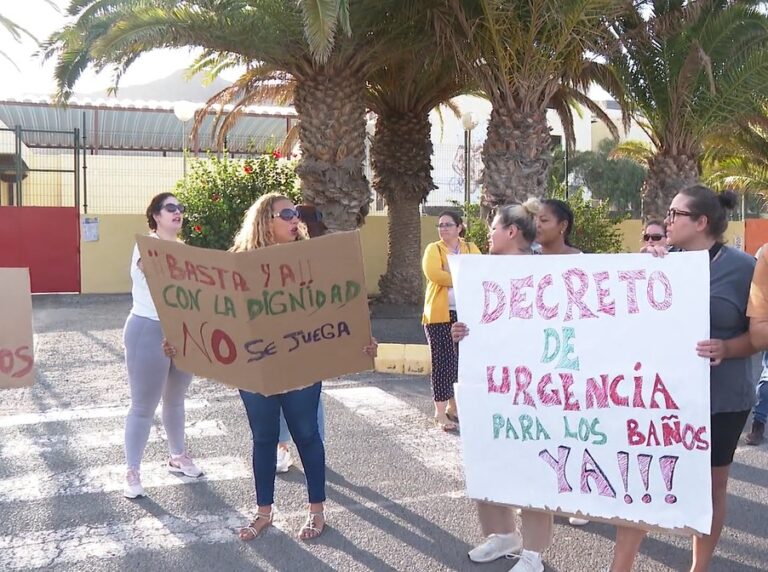 Familiares del alumnado del CEIP Gran Tarajal exigen el fin de obras para el próximo curso