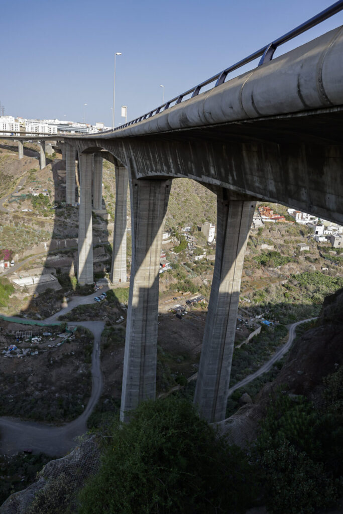 Cierre del Viaducto del Guiniguada: 30 camiones con 990 toneladas probarán su resistencia
