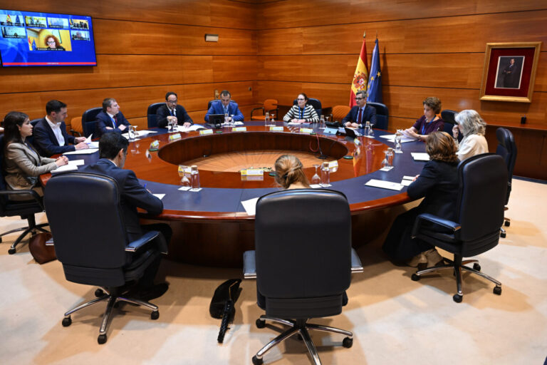 Nueva reunión para analizar la situación tras el apagón
