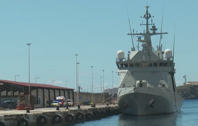 La Armada desactiva un explosivo en un simulacro en La Palma