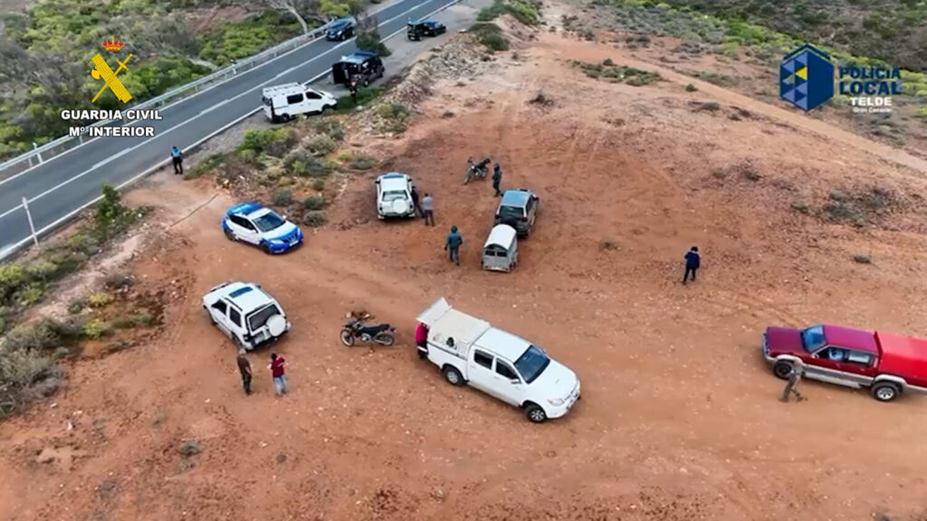 Vista aérea de la operación conjunta del Seprona de la Guardia Civil y la Policía Local de Telde en Cuatro Puertas
