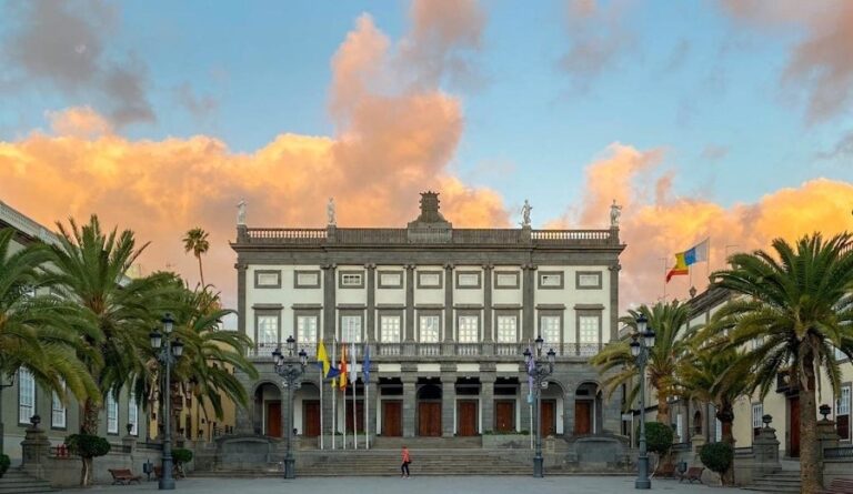 Las Palmas de Gran Canaria se prepara para celebrar el Día de las Fuerzas Armadas