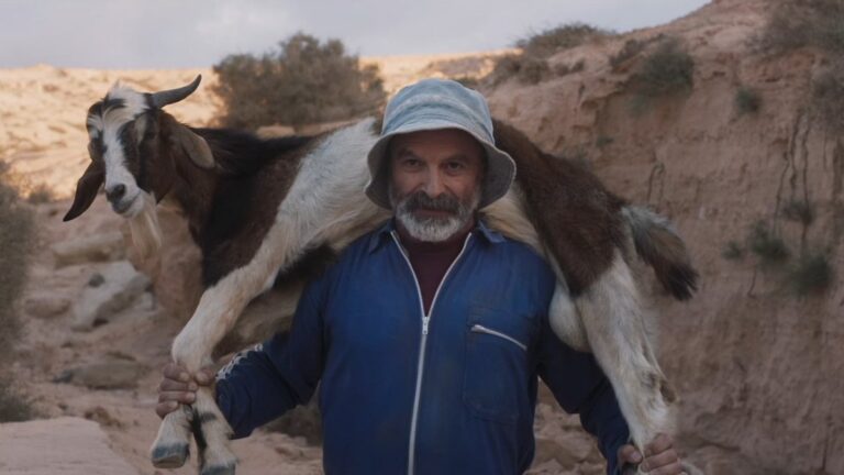 ‘Rendir los machos’, un viaje a pie por el desierto de la masculinidad tradicional