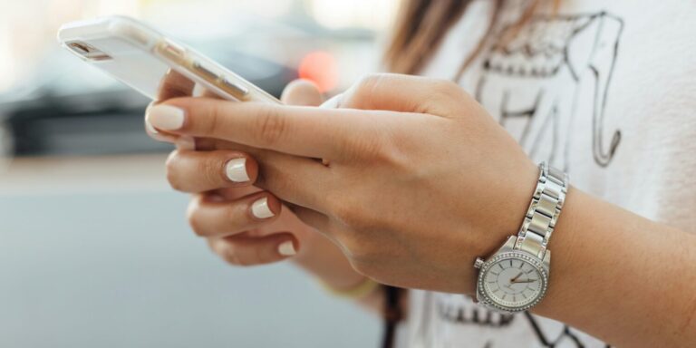 ‘Crónicas de San Borondón’ radiografía el impacto de las redes sociales y desvela enigmas del pasado