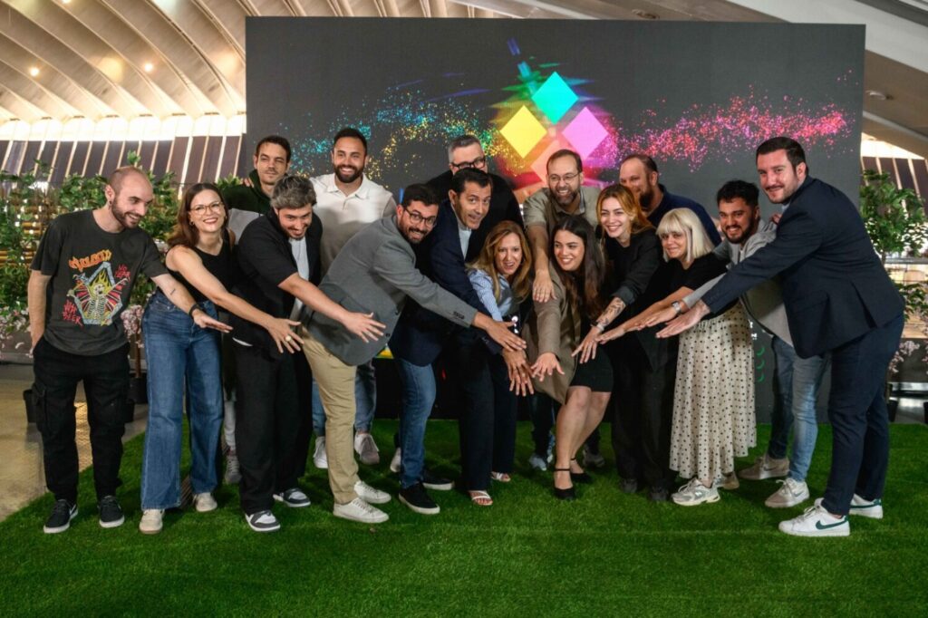 La presidenta del Cabildo de Tenerife, Rosa Dávila, en el centro de la imagen, durante la presentación de la TLP Tenerife 2025