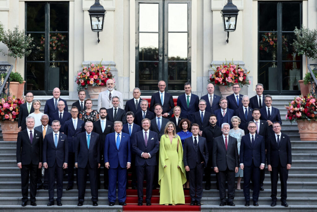 Los líderes de la OTAN se reúnen para pactar el 5% en defensa con la oposición de España