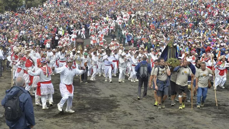 Bailes, pasos y tradición: El ritmo que marca la Bajada de la Virgen de los Reyes