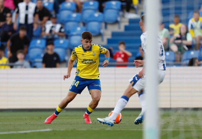Diez canteranos de la UD Las Palmas harán la pretemporada con el primer equipo