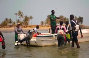 La ONG 'Startup Corazón Solidario' forma a rescatadores acuáticos en Gambia
