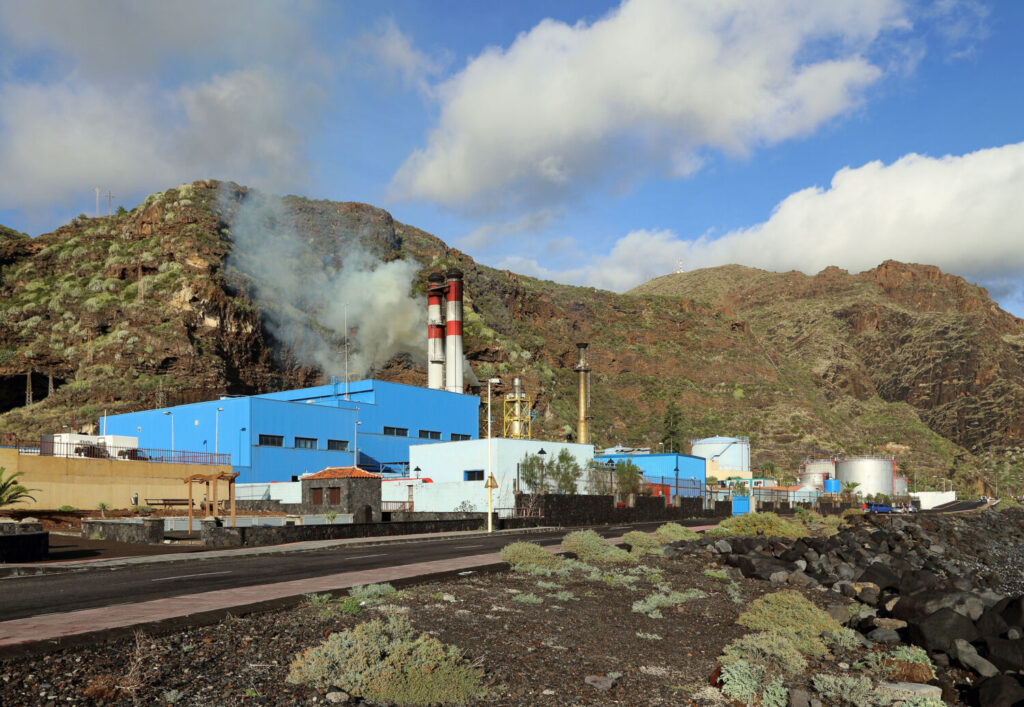 El último apagón en La Palma ocurrió el 10 de junio. En la imagen la central térmica de La Palma, una de las más antiguas de Canarias / Archivo