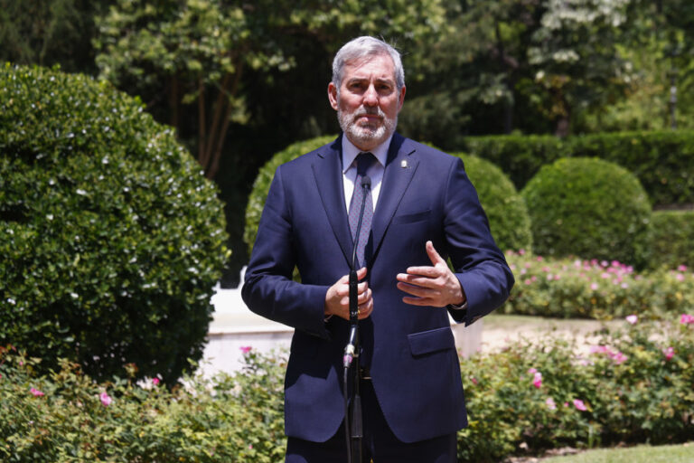 Clavijo constata la «soledad» de Canarias en migración y exige un sistema nacional de menores
