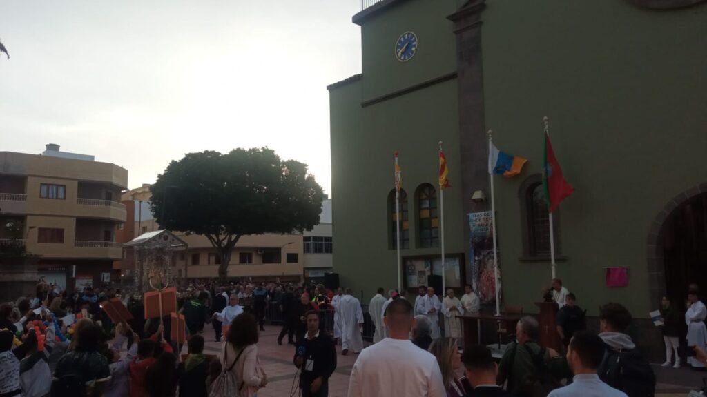 La Virgen del Pino llega al Cruce de Sardina
