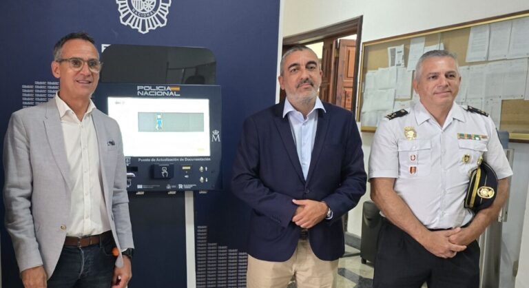 La Policía Nacional inaugura un punto de actualización del DNI en Los Llanos de Aridane