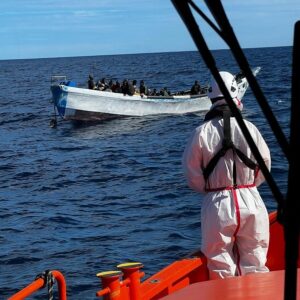 La salvamar Macondo rescata una patera en aguas próximas a Gran Canaria REMITIDA / HANDOUT por SALVAMENTO MARÍTIMO Fotografía remitida a medios de comunicación exclusivamente para ilustrar la noticia a la que hace referencia la imagen, y citando la procedencia de la imagen en la firma 06/3/2025