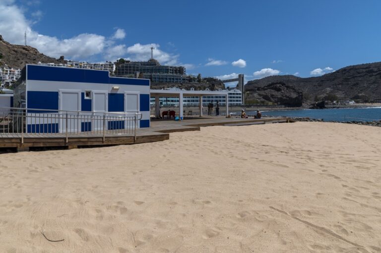 Siguen investigando el origen de los vertidos que provocaron el cierre de varias playas