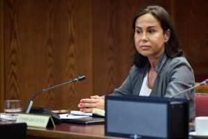 La UCO registra las casas de la expresidenta de Adif y del exdirector de Carreteras