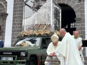 Firma del acta de recibimiento en Teror / Diócesis de Canarias