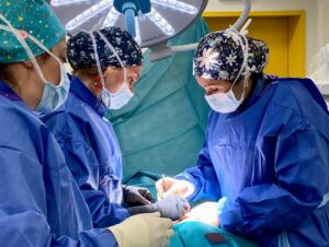 El Hospital Molina Orosa incorpora un sistema pionero para tratar el dolor crónico resistente