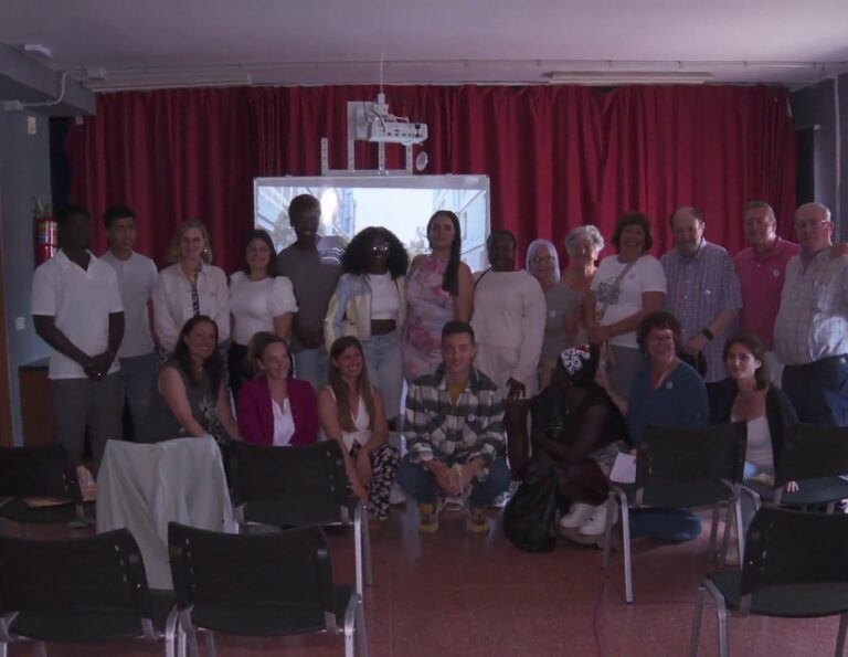 El IES Lila de Telde lanza el proyecto ‘Conectar el barrio es un básico’