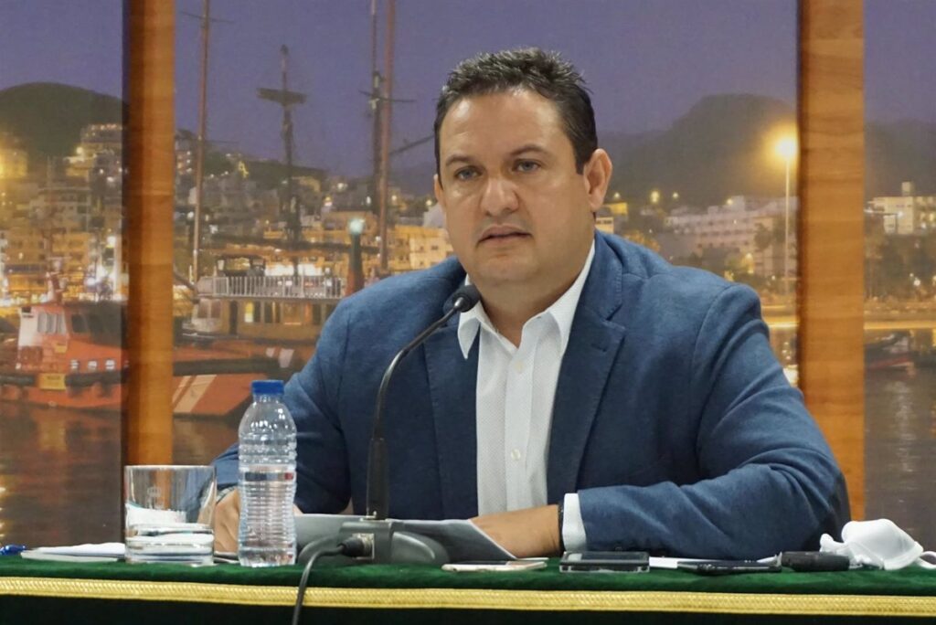 José Julián Mena