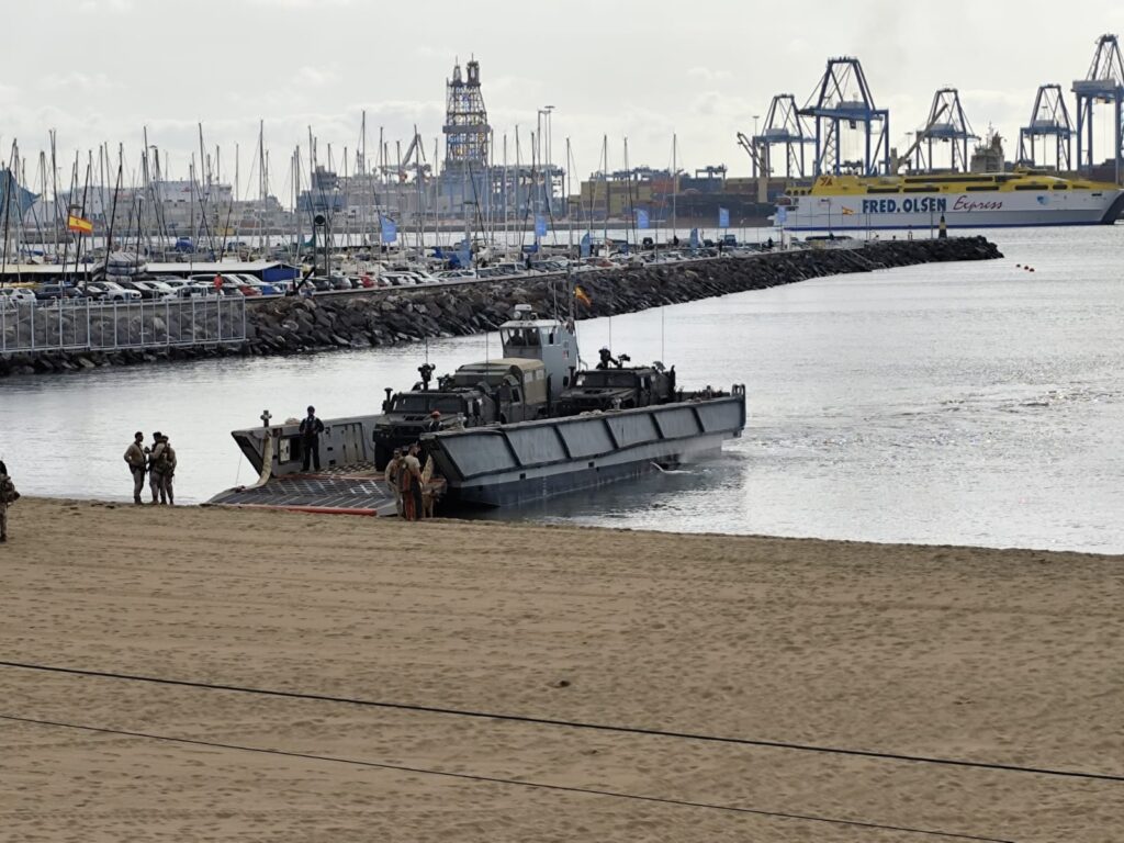 Preparativos del Día de las Fuerzas Armadas en Las Alcaravaneras