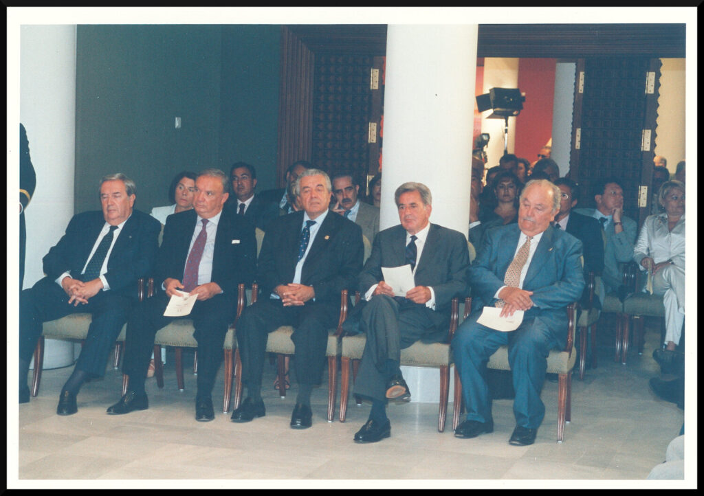 Imagen de Manuel Hermoso en su actividad en el Parlamento de Canarias