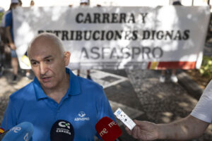 Miquel Peñarroya, presidente de la asociación profesional de suboficiales Asfaspro denuncia las condiciones del personal militar. Es una de las quejas del personal militar, que denuncia que tienen problemas económicos, de conciliación y que no consideran su profesión como una de riesgo