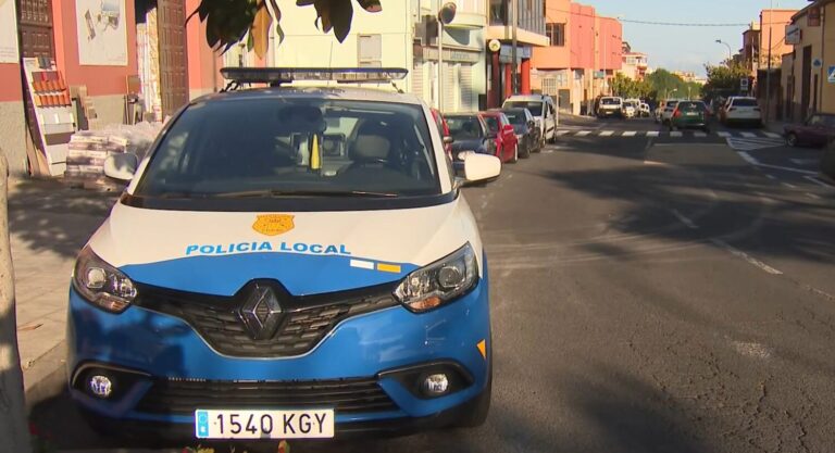 Vecinos de San Juan de la Rambla se quejan por la falta de Policía Local