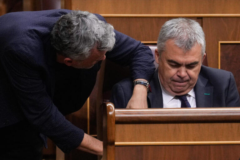 Reacciones a la dimisión de Santos Cerdán