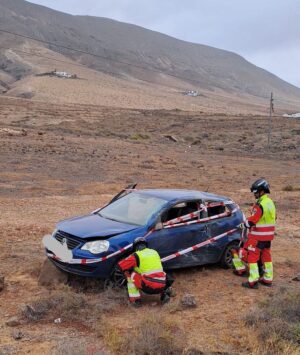 Herido moderado un hombre tras el vuelco de un turismo en Teguise