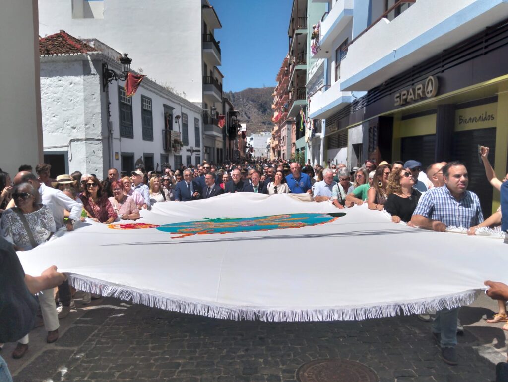 Traslado bandera Bajada La Palma