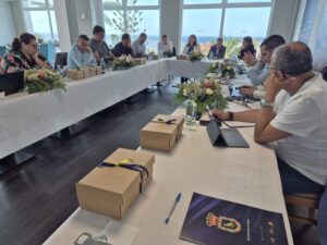 La FECAM acuerda en Fuerteventura establecer mecanismos para favorecer el acceso a la vivienda y avanzar en la Ley de Coordinación de Policías Locales junto con el Gobierno de Canarias