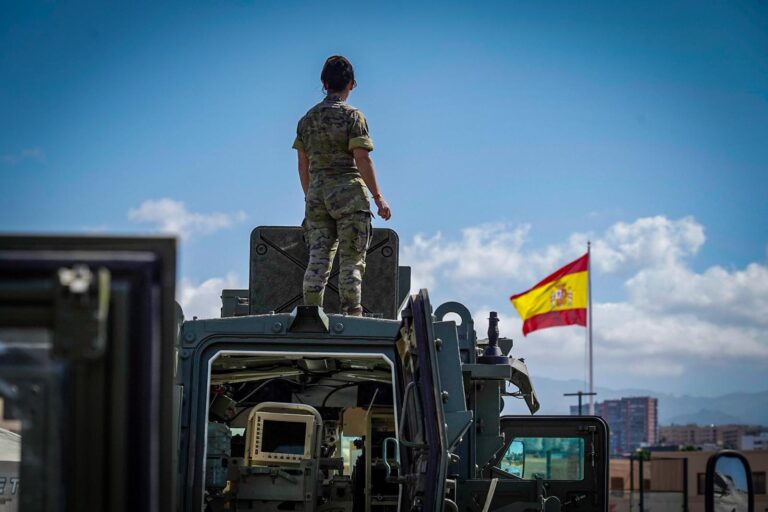 Las Palmas de GC, preparada para la exhibición del Día de las Fuerzas Armadas