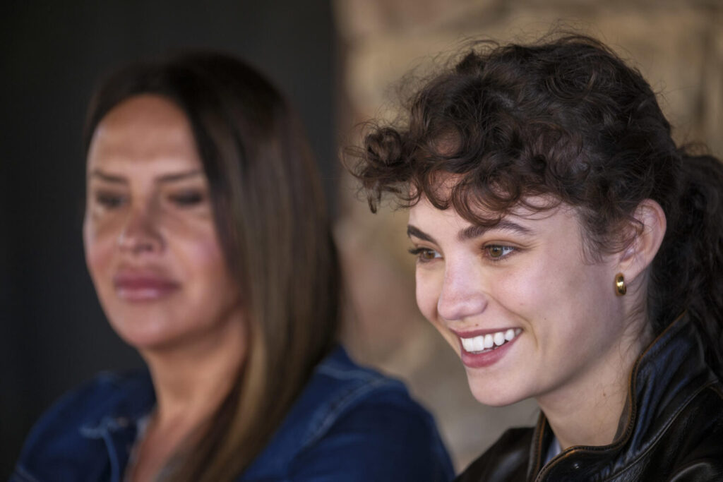 SAN AGUSTÍN (Gran Canaria).- En la imagen, las actrices Gabriela Andarada y Karla Sofía Garcón. EFE/Ángel Medina G.