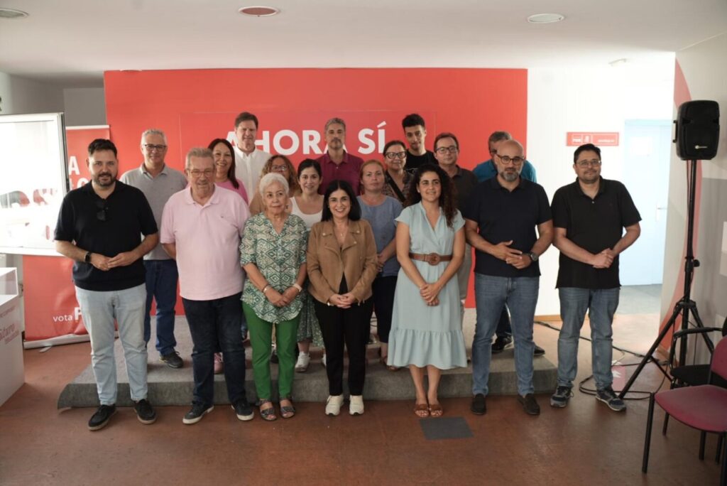 Los miembros de la ejecutiva encabezada por Carolina Darias tras su elección / PSOE Las Palmas
